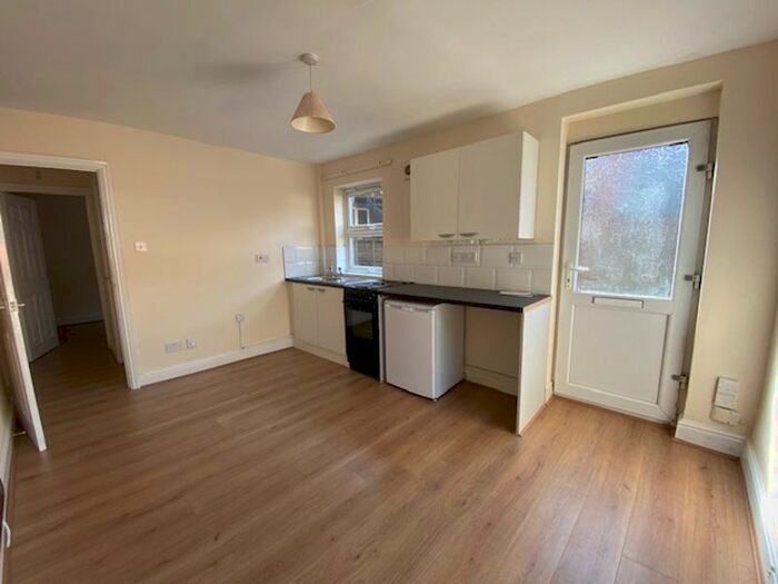 1 Bedroom Flat To Rent In Railway Terrace, Rugby, CV21