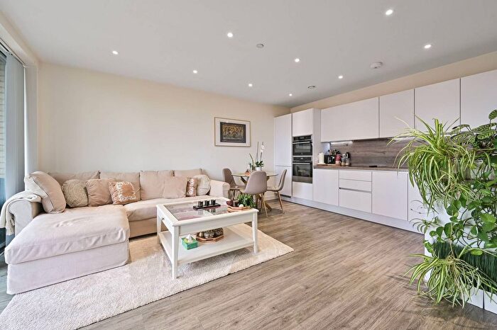 2 Bedroom Flat For Sale In Moorhen Drive, Hendon, London, NW9