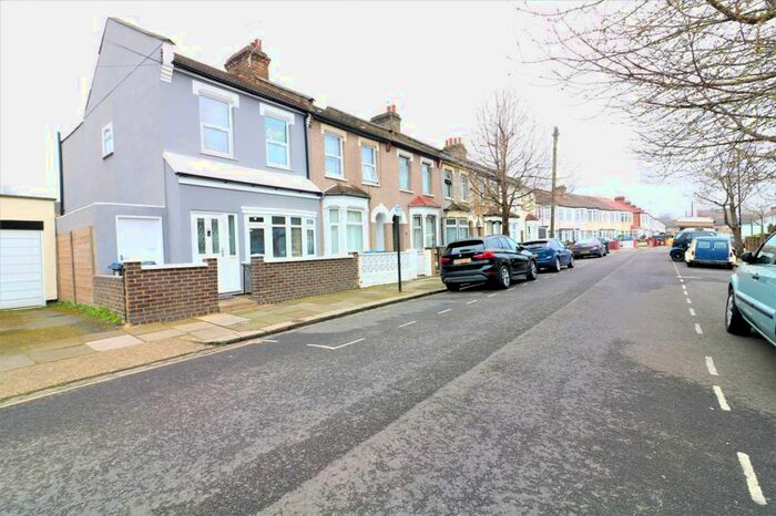 2 Bedroom Terraced House To Rent In Morley Avenue, London, N18