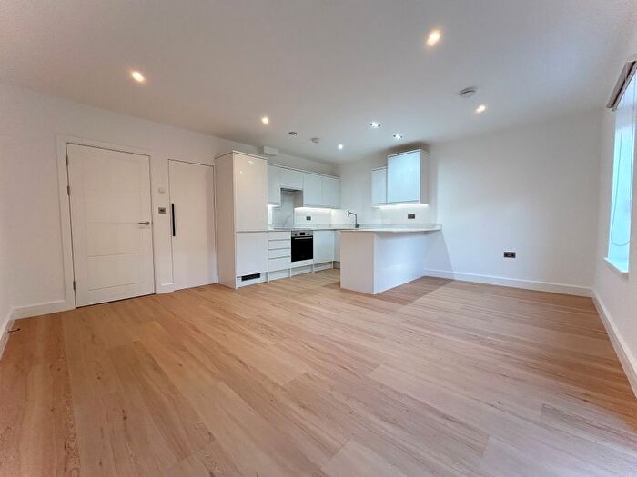 2 Bedroom Flat To Rent In Manor Road, Wallington, SM6