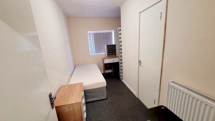 4 Bedroom Terraced House To Rent In Brown Street, Salford, M6