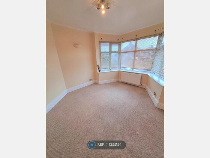 3 Bedroom Semi-Detached House To Rent In Castlewood Road, Salford, M7