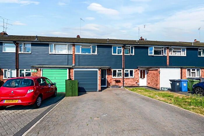 3 Bedroom Terraced House For Sale In Kingsway, Blackwater, Camberley, GU17