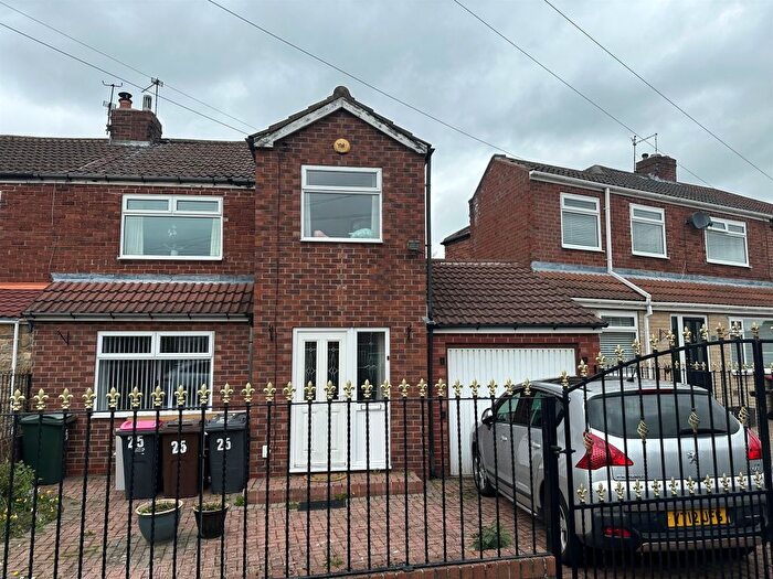 3 Bedroom Semi Detached House For Sale In Cherry Tree Crescent, Wickersley, Rotherham, S66