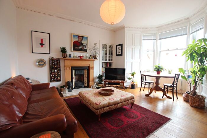 2 Bedroom Flat To Rent In Seymour Street, Dundee, DD2