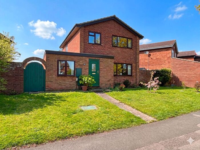 4 Bedroom Detached House For Sale In Richmond Way, Newport Pagnell, MK16
