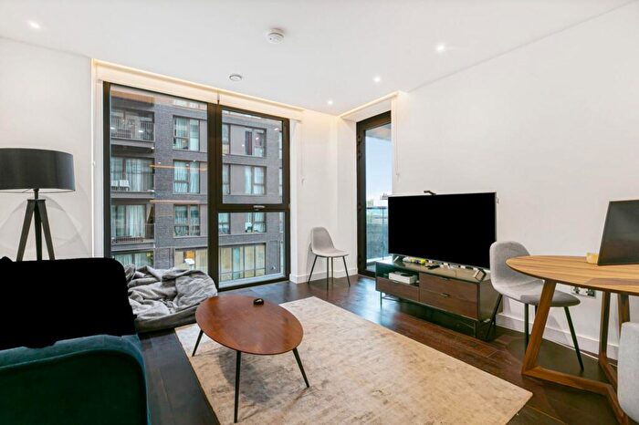 1 Bedroom Apartment For Sale In Ponton Road, London, SW11