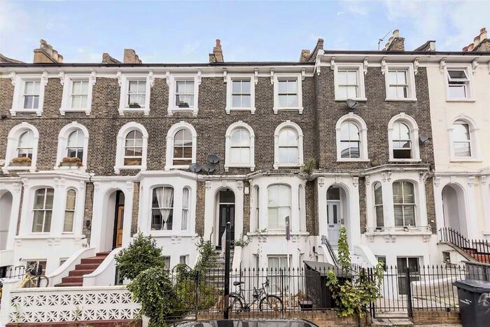 3 Bedroom Flat To Rent In Landor Road, London, SW9