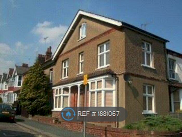 4 Bedroom Semi-Detached House To Rent In Granville Road, Berkhamsted, WD18