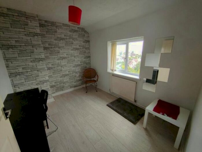 3 Bedroom Semi-Detached House To Rent In Granogwen Road, Mayhill, Swansea, SA1