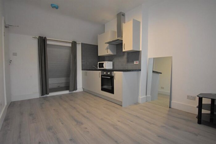 1 Bedroom Flat To Rent In Downham Way Bromley, BR1