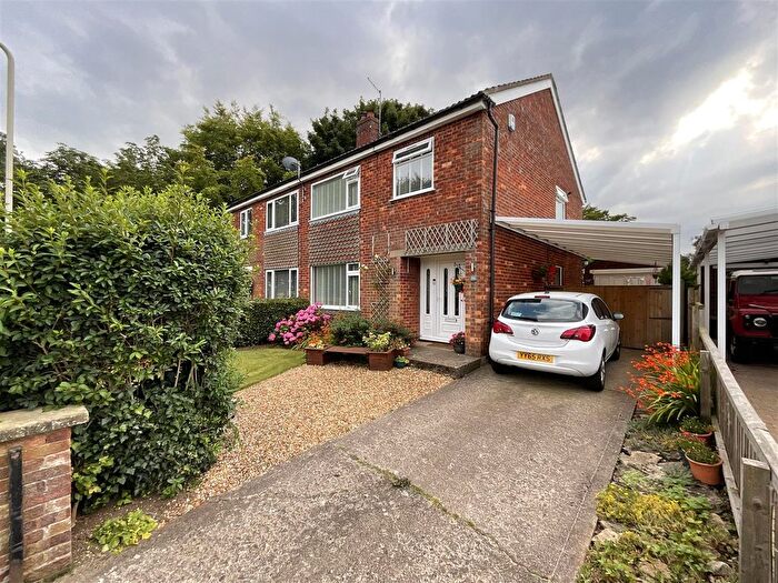 3 Bedroom Property For Sale In Pasture Lane, Seamer, Scarborough, YO12