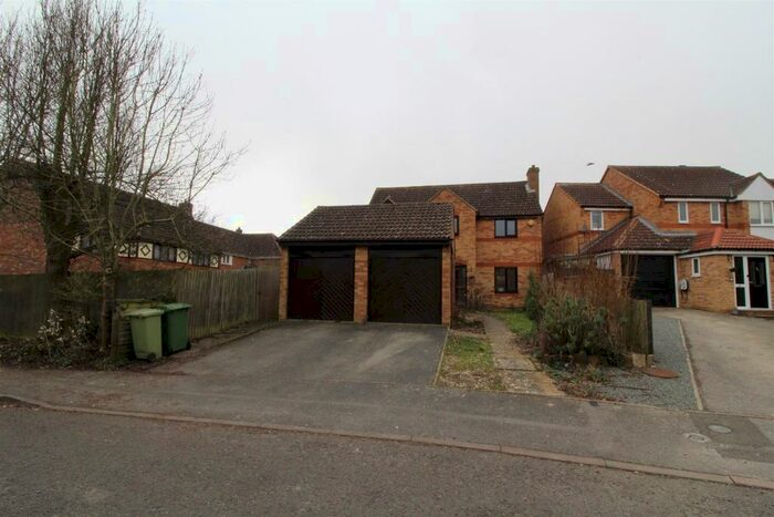 4 Bedroom House To Rent In Hamilton Lane, Bletchley, Milton Keynes, MK3