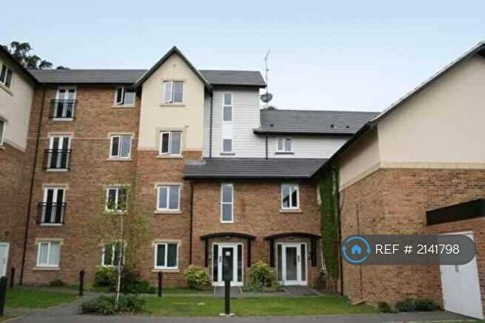 2 Bedroom Flat To Rent In High Street, Berkhamsted, HP4