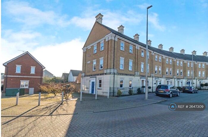 5 Bedroom Semi-Detached House To Rent In Rowditch Furlong, Redhouse Park, Milton Keynes, MK14