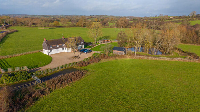 4 Bedroom Detached House For Sale In New Road, Uttoxeter, ST14