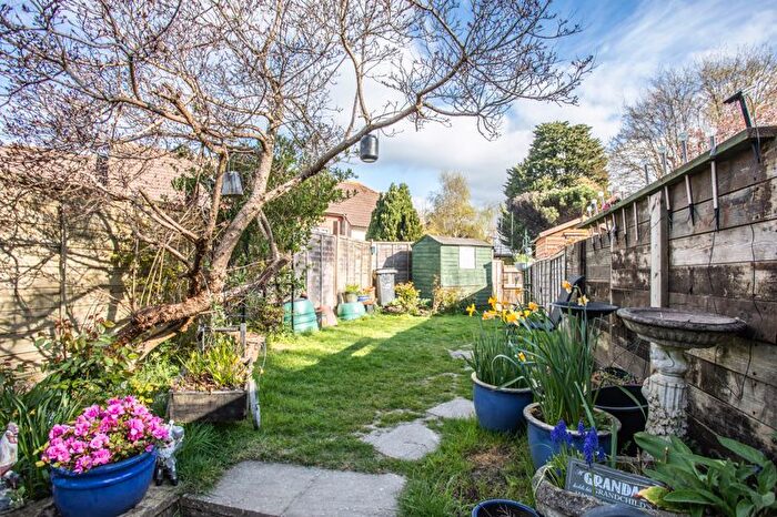 2 Bedroom End Of Terrace House For Sale In Alder Close, Heathfield, TN21