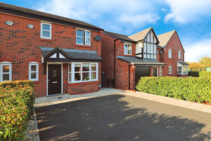 3 Bedroom Semi Detached House For Sale In Farm Crescent, Radcliffe, M26