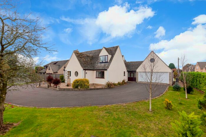 3 Bedroom Detached Bungalow For Sale In Brize Norton Road, Witney, Oxfordshire, OX29