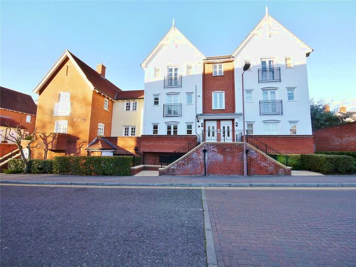 2 Bedroom Flat To Rent In The Square, Hart Street, Brentwood, CM14