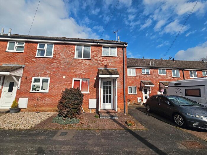 2 Bedroom House To Rent In Blackwater Mews, Totton, Southampton, SO40