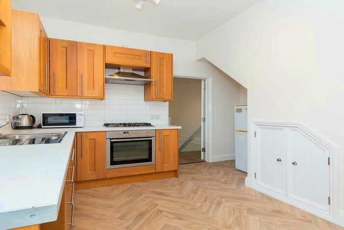 3 Bedroom Flat To Rent In Stanley Gardens, Willesden Green, NW2