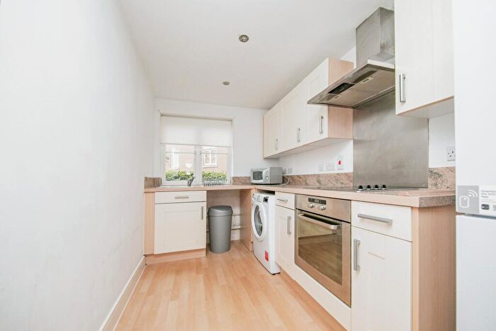 2 Bedroom Flat For Sale In Tufnell Way, Colchester, Essex, CO4