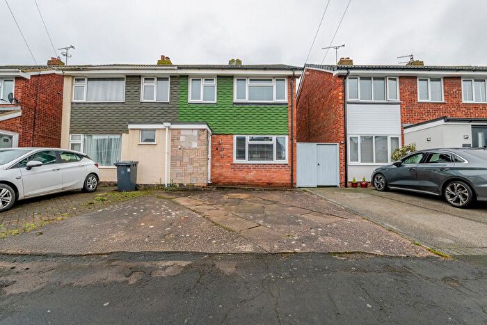 3 Bedroom Semi-Detached House For Sale In Linden Road, Barton-Under-Needwood, DE13