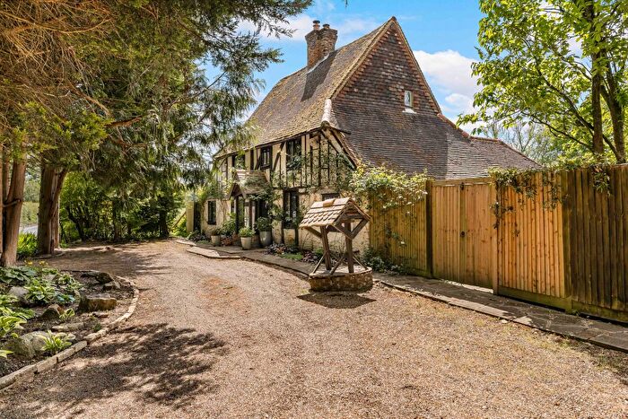 3 Bedroom Detached House For Sale In Ref: Gk - Dean Lane, Redhill, RH1