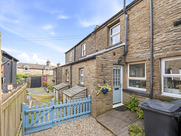 2 Bedroom Terraced House For Sale In Gardenwell Cottages, Burtersett, DL8