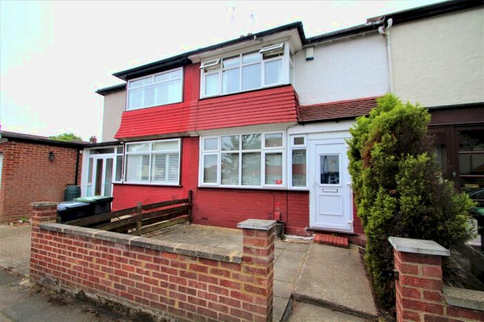 2 Bedroom Terraced House To Rent In Malvern Gardens, Loughton, IG10