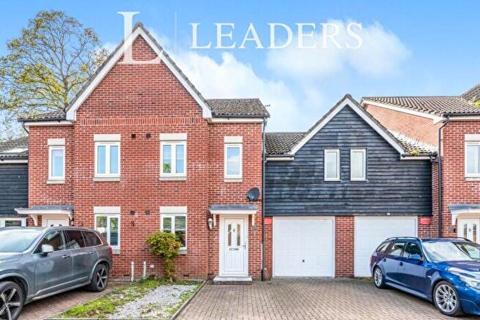 4 Bedroom House To Rent In Carpenters Close, Hedge End, Southampton, SO30