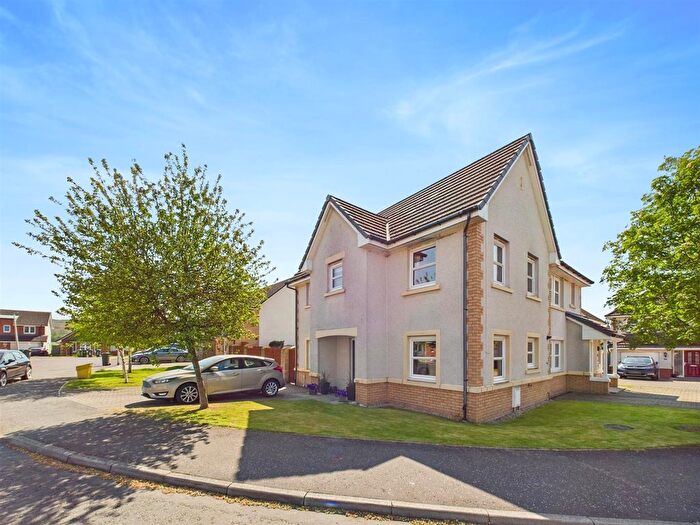 3 Bedroom Semi-Detached House For Sale In Poplar Avenue, Bridge Of Earn, PH2