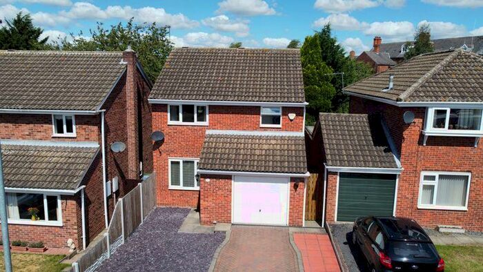 3 Bedroom Detached House To Rent In Elm Walk, Retford, DN22