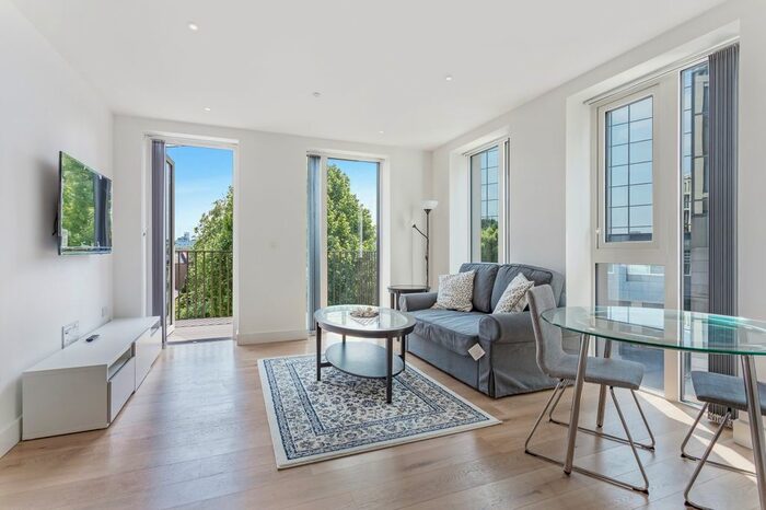 1 Bedroom Flat To Rent In Ariel House, Vaughan Way, Wapping, London, E1W