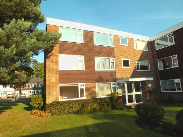 2 Bedroom Flat To Rent In Kingslea Road, Solihull, B91