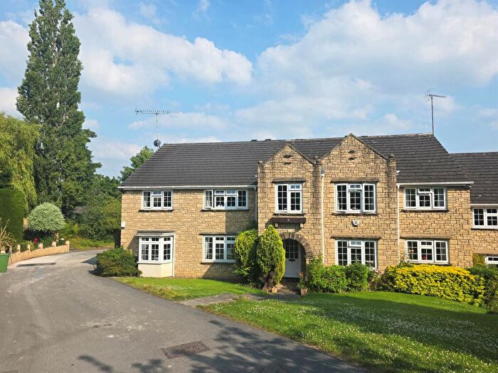 2 Bedroom Apartment For Sale In Glendower Park, Leeds, LS16