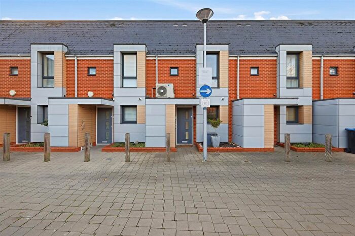 2 Bedroom Property For Sale In Magnetic Crescent, Enfield, EN3