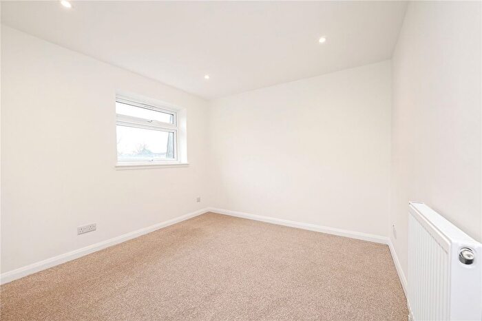 1 Bedroom Flat For Sale In Gumley Gardens, Isleworth, TW7