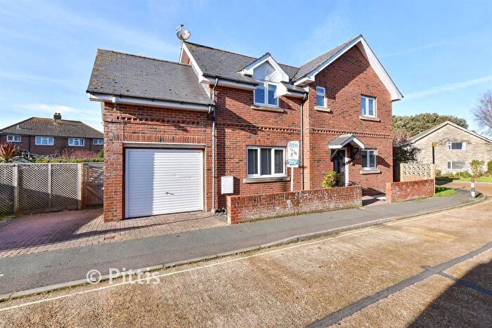 4 Bedroom Detached House For Sale In Fairmead Close, Sandown, Isle Of Wight, PO36