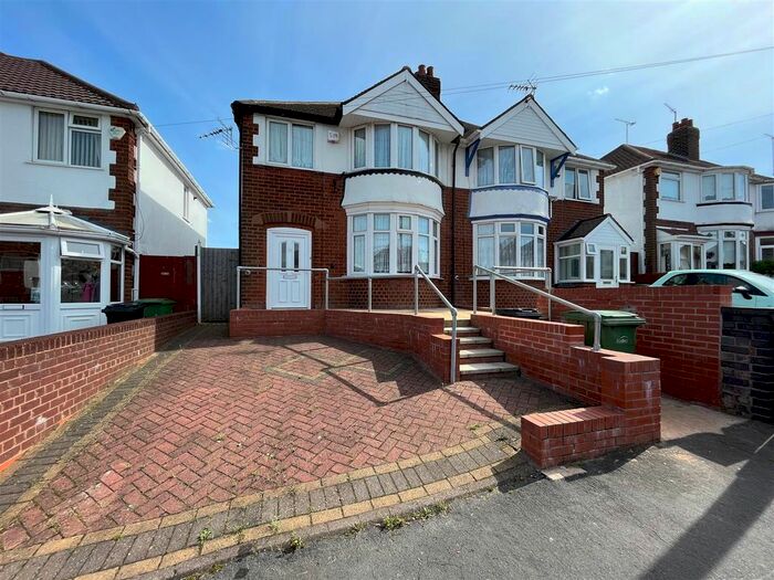 3 Bedroom Property To Rent In Old Park Road, Dudley, DY1