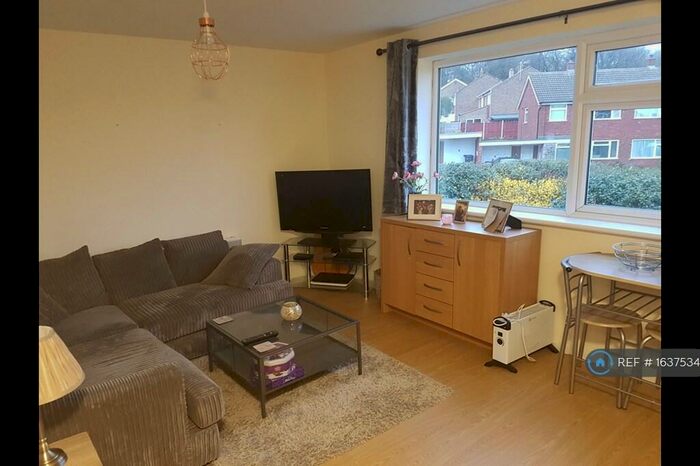 1 Bedroom Flat To Rent In Dellfield Court, Luton, LU2