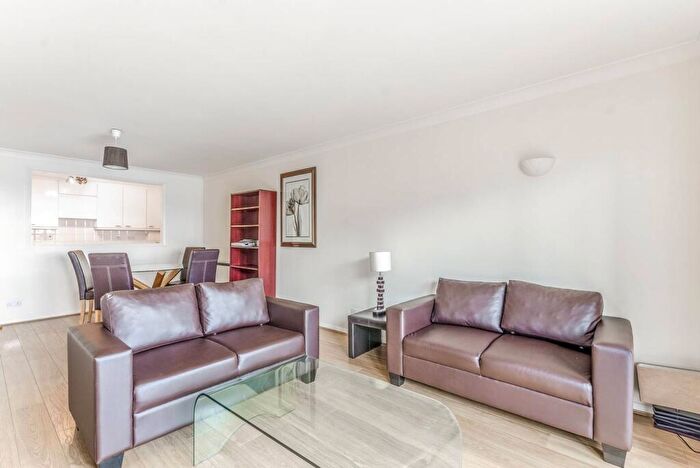 2 Bedroom Flat To Rent In Jardine Road, Wapping, London, E1W