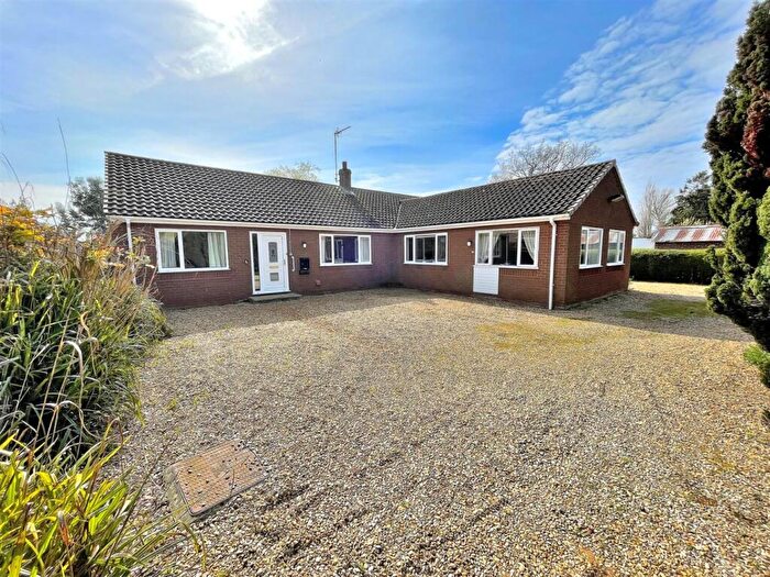 4 Bedroom Detached Bungalow For Sale In Beach Road, Snettisham, PE31