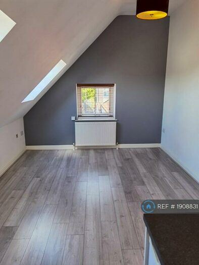 1 Bedroom Flat To Rent In Church Of The Nazerene, Bristol, BS4