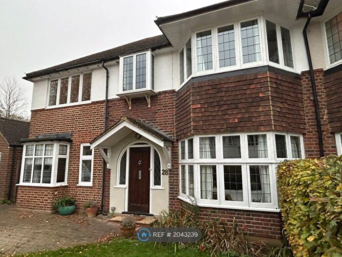 5 Bedroom Semi-Detached House To Rent In Grove Gardens, Teddington, TW11