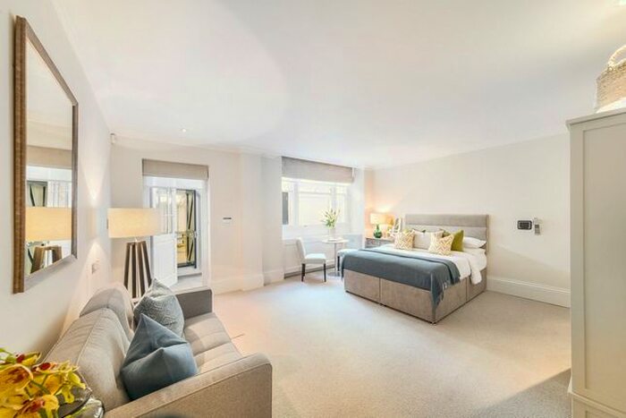 Studio To Rent In Eaton Square, Belgravia, SW1W