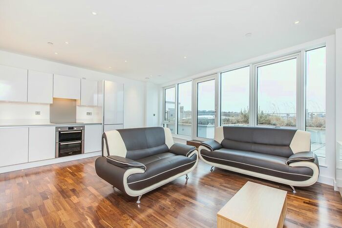 2 Bedroom Flat To Rent In John Donne Way, London, SE10