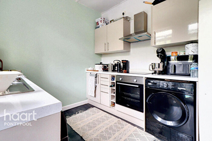 2 Bedroom End Of Terrace House For Sale In Rochdale Terrace, Pontypool, NP4