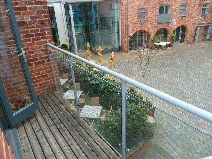 2 Bedroom Flat To Rent In Butcher Street, Leeds, West Yorkshire, Uk, LS11